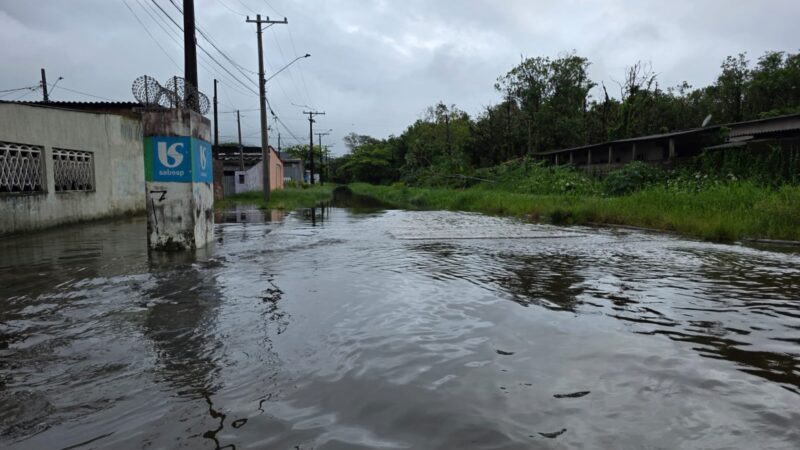 Chuvas em Mongaguá: Defesa Civil entra em estado de Atenção e fecha pontos turísticos