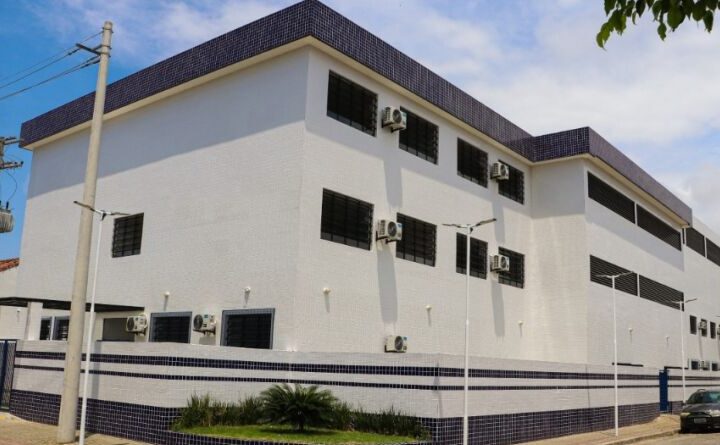 Manifesto: Uma educação largada às traças