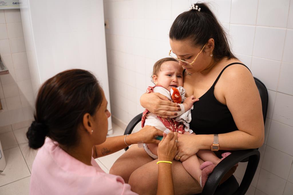 Mongaguá começa a oferecer nova vacina Pneumo 20 para crianças com esquema vacinal incompleto