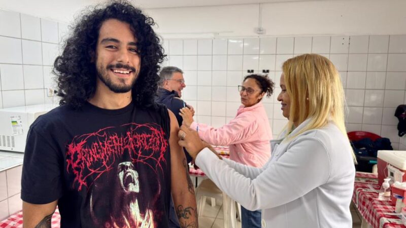 50 servidores de Mongaguá recebem vacina contra gripe em ação no Paço Municipal