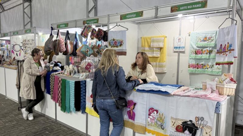 Festão na Praia reúne 90 empreendedores em ação de apoio ao comércio local