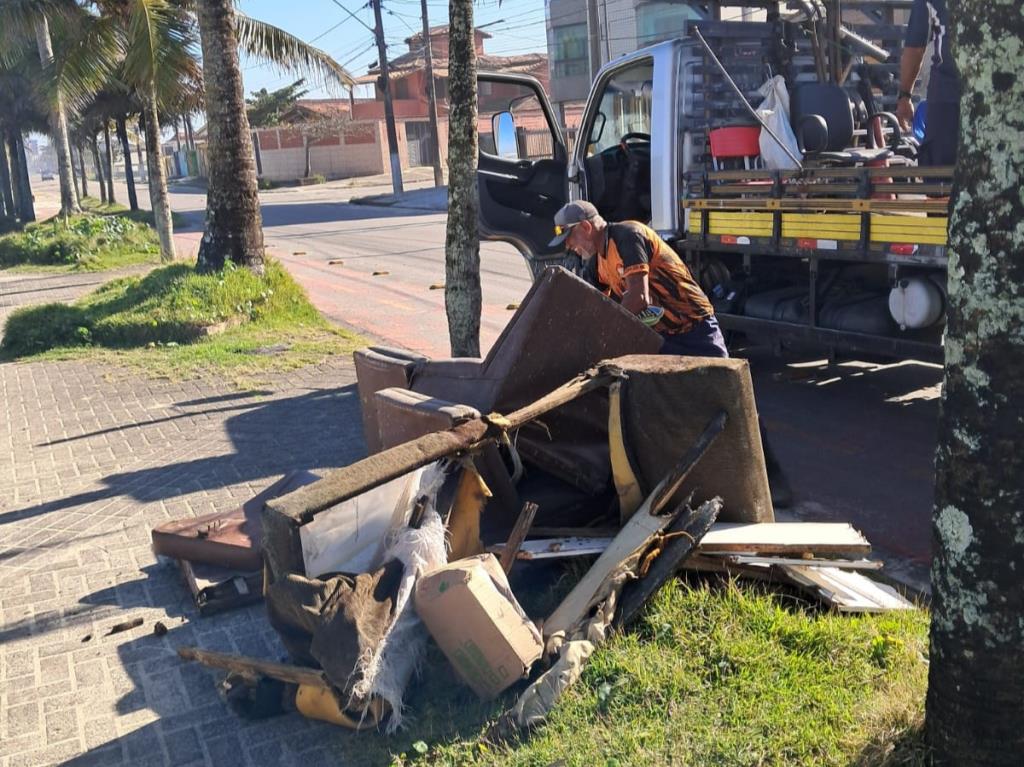 Mongaguá muda serviço de Cata-Cata para rodízio quinzenal com novo cronograma de bairros