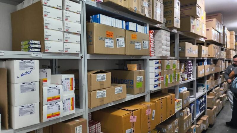 Fiscalização verifica abastecimento de remédios na rede municipal de saúde