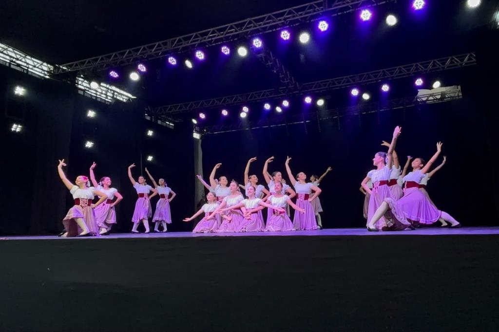 Bailarinas de Mongaguá encerram agenda no Festival de Dança de Joinville