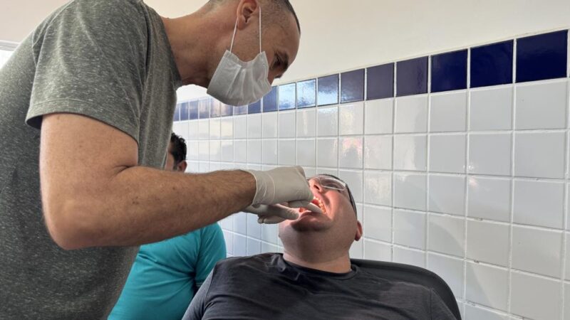 Mongaguá realiza ação de saúde bucal no CAPS Dia como parte da campanha Julho Verde