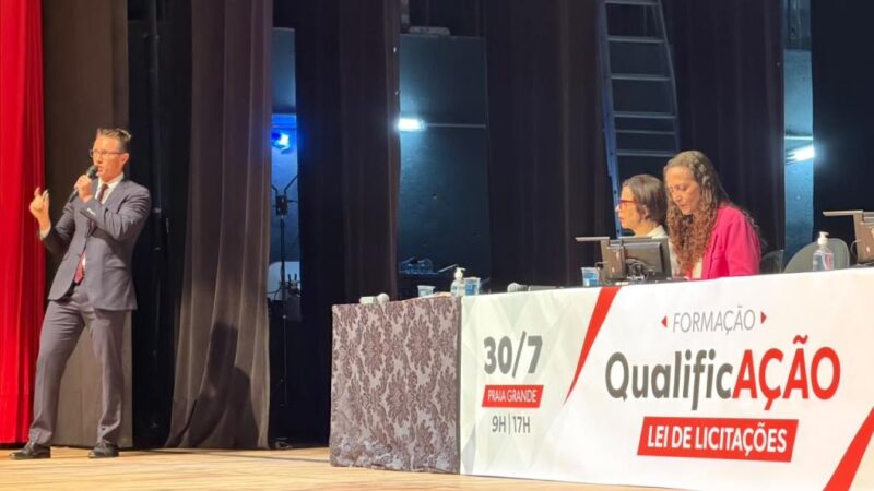 Servidores de Mongaguá participam de capacitação sobre licitações e contratos