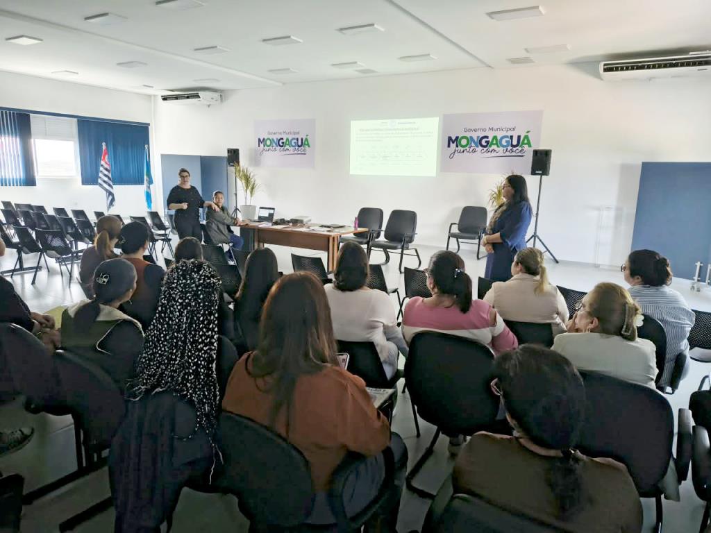 Coordenadores da rede municipal participam de formação sobre consciência fonológica em Mongaguá