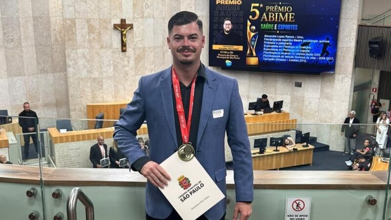 Agente de saúde de Mongaguá recebe prêmio por atuação social e comunitária