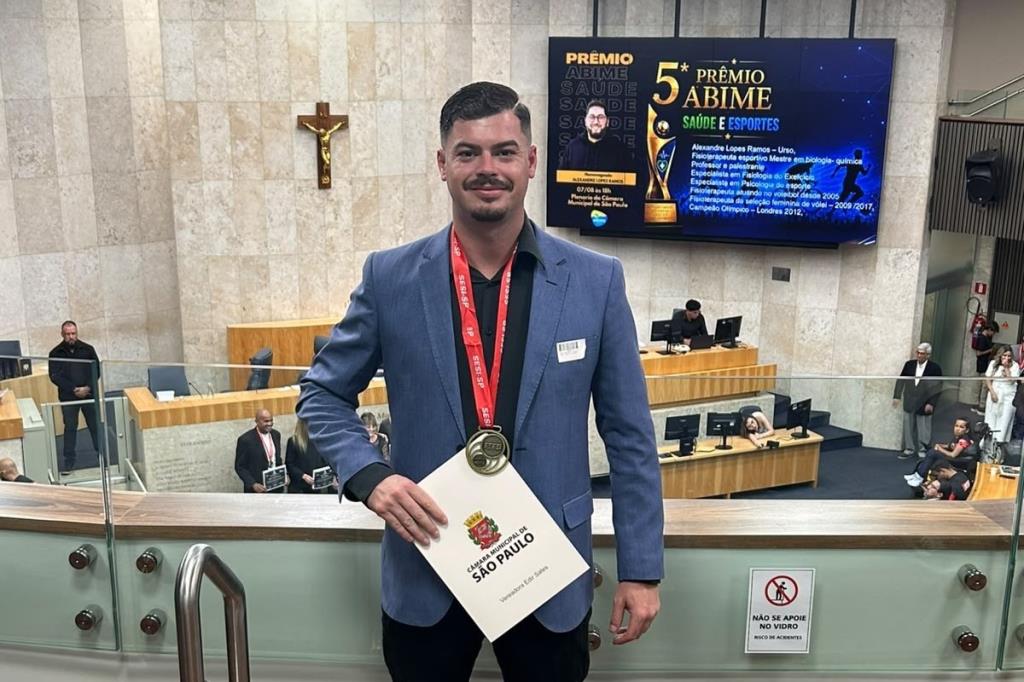 Agente de saúde de Mongaguá recebe prêmio por atuação social e comunitária