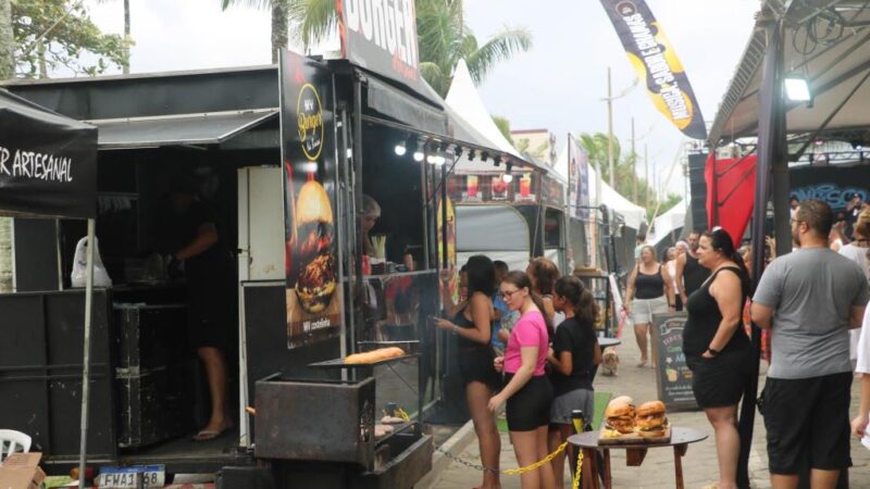 Festival de churrasco e música ocupa a Praça Dudu Samba neste feriado
