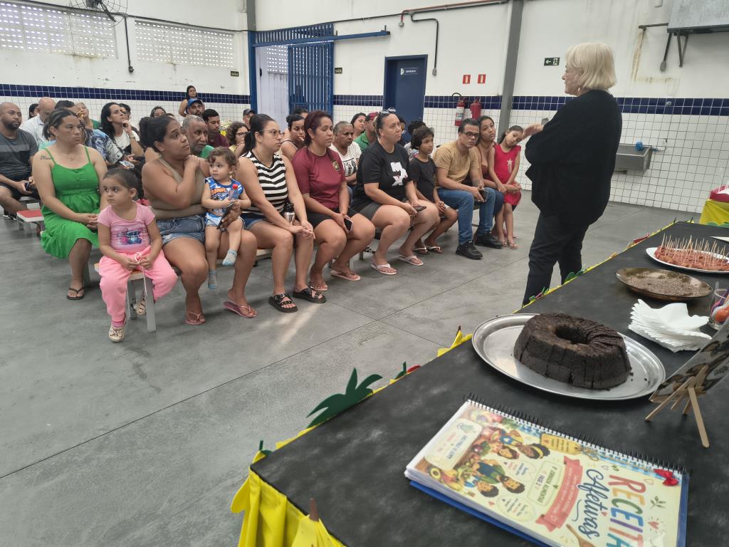 EMEI Pingo de Gente promove ação com famílias na Jornada de Educação Alimentar