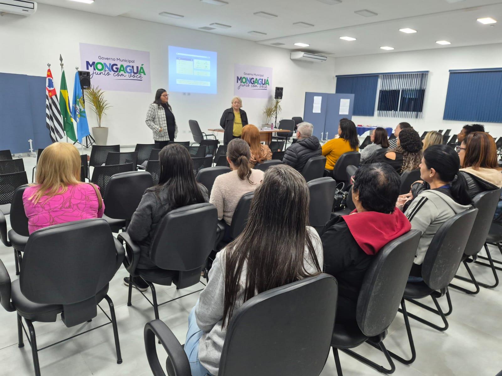 Professores do 2º ano participam de formação sobre leitura fluente em Mongaguá